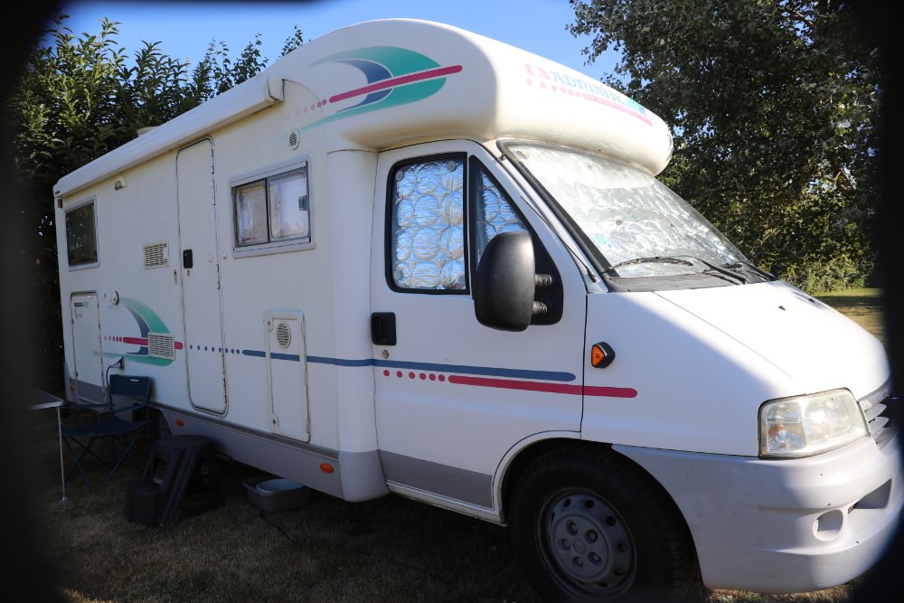 Aire camping-car à Guéron (14400) - Photo 1